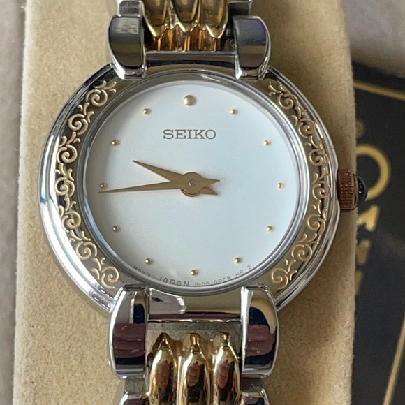 COPY - Seiko lady battery water resistant 30m stainless...